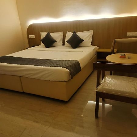 Hotel Meridian Blue Warangal Exterior photo
