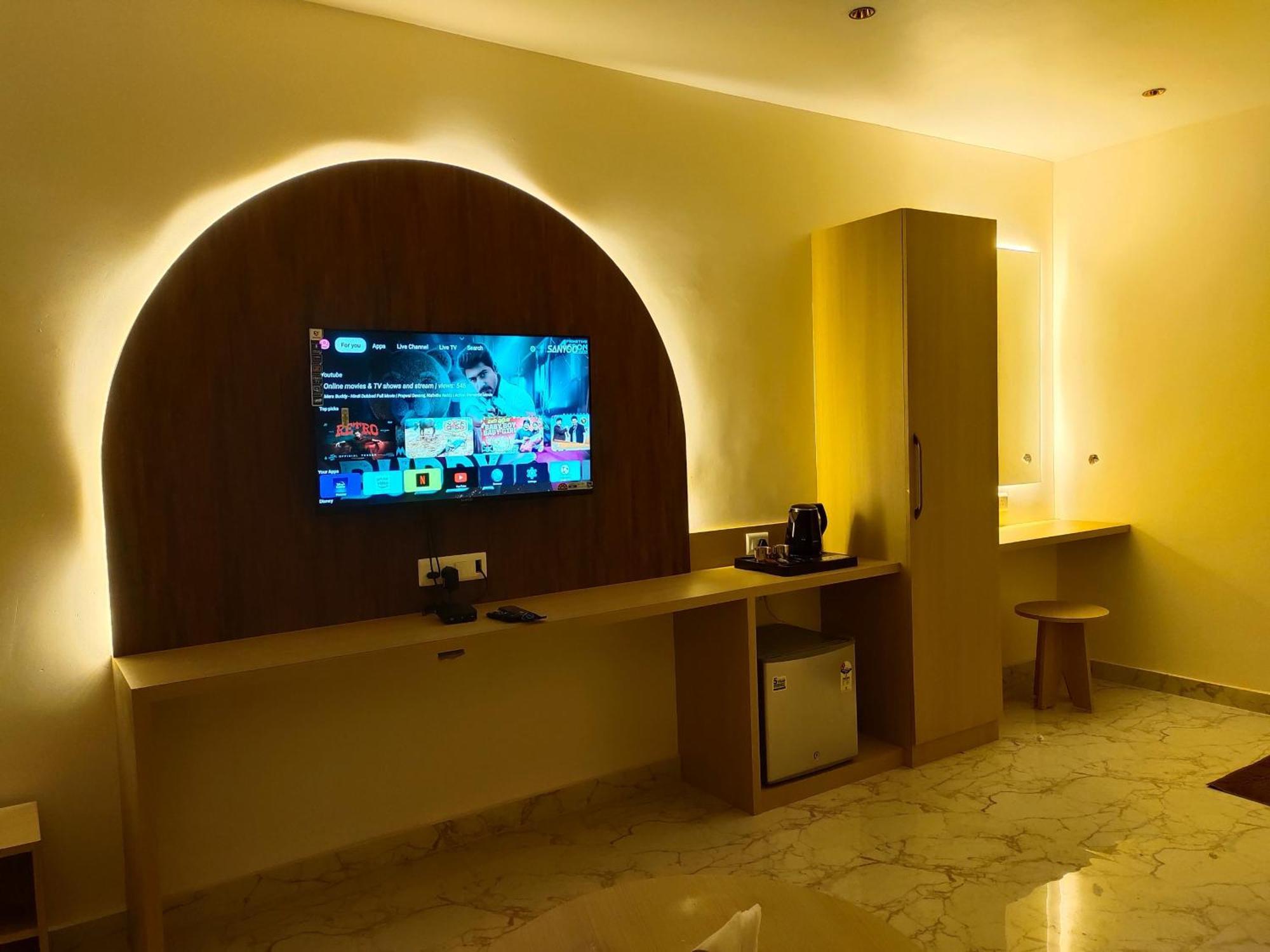 Hotel Meridian Blue Warangal Exterior photo