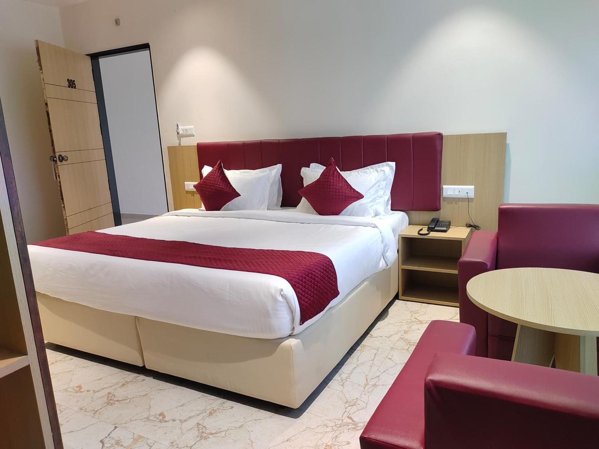 Hotel Meridian Blue Warangal Exterior photo